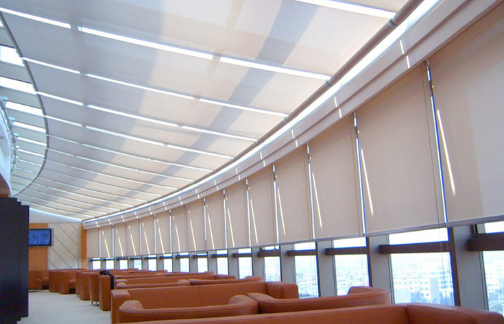Electric roller blind