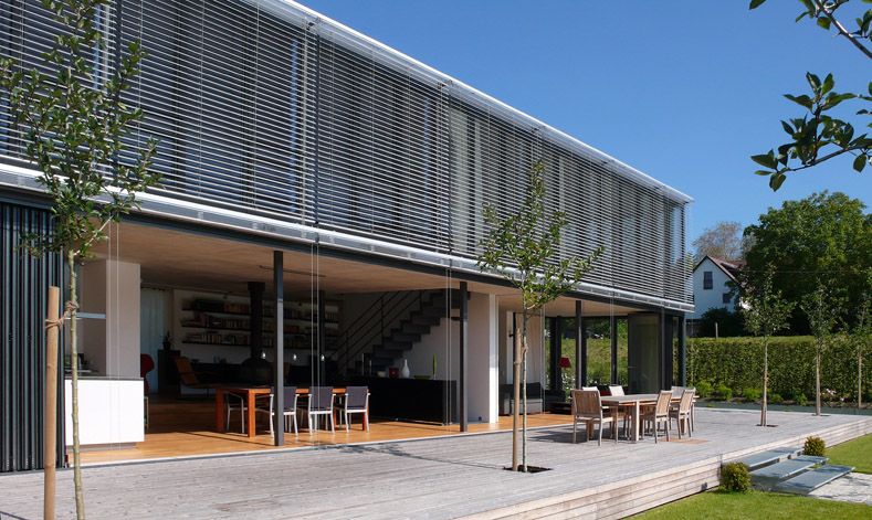 Outdoor aluminum shutter
