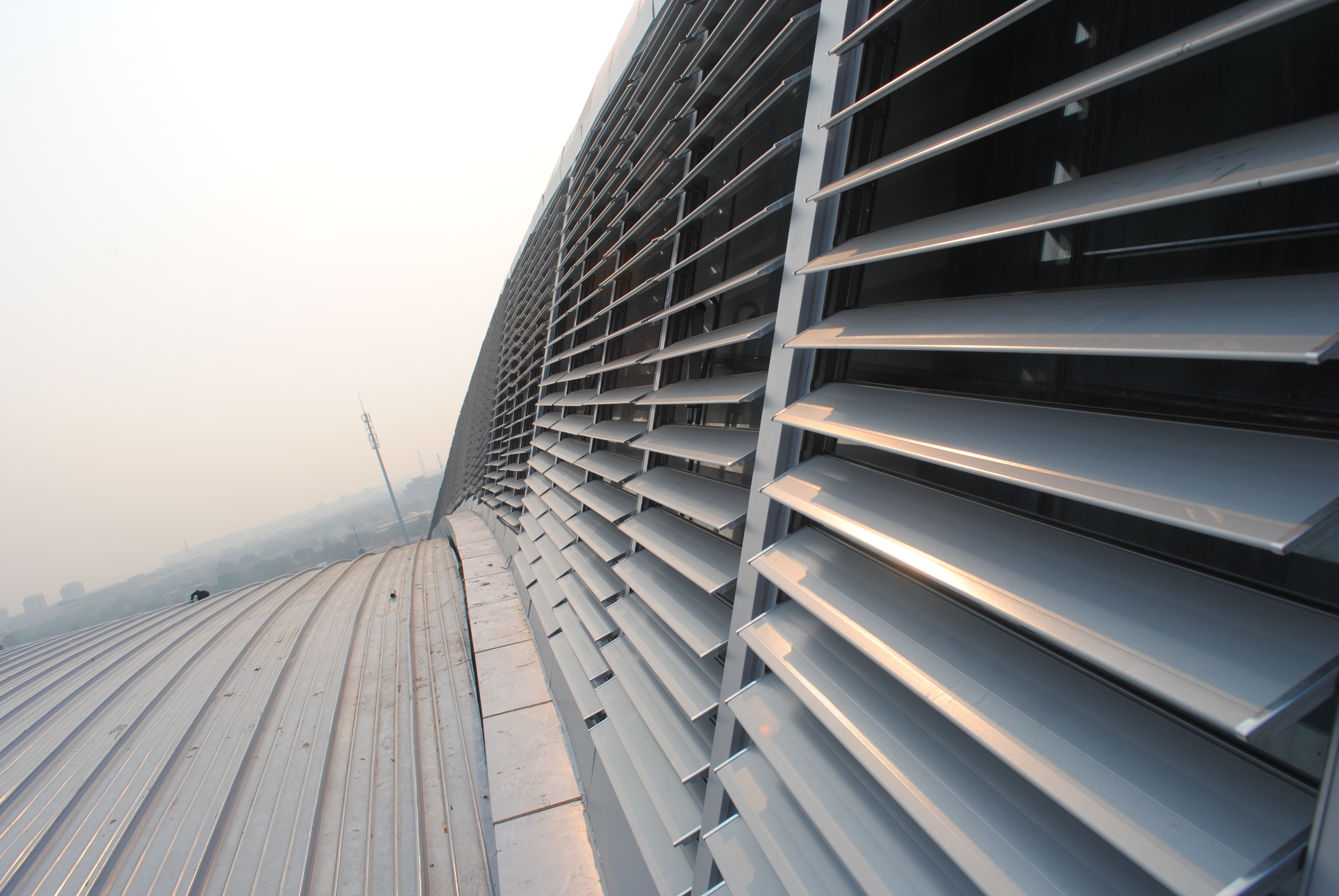 Outdoor flat shutter